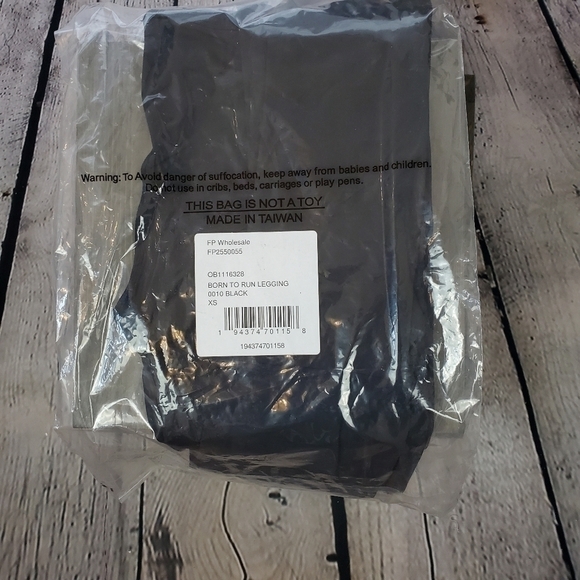 Free People Born To Run Leggings Black Sz. XS NWT - Picture 5 of 6